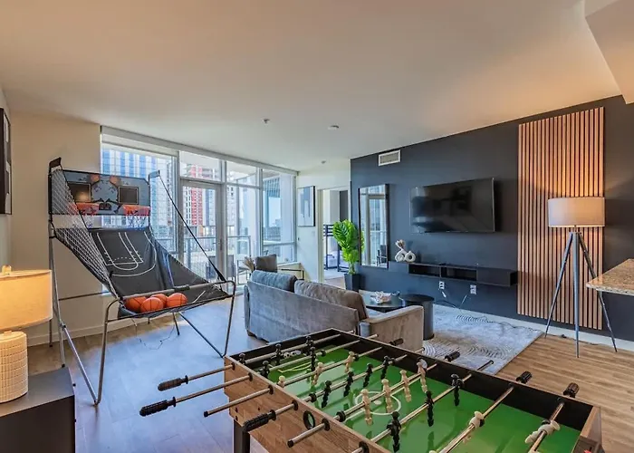 Stylish 1br Highrise Dt, Parking, Pool, Gym, W-d, Golf Apartment Phoenix