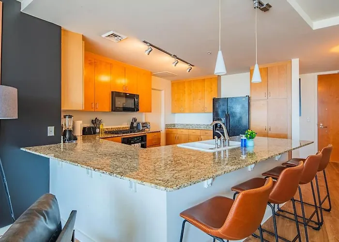 Stylish 1br Highrise Dt, Parking, Pool, Gym, W-d, Golf Phoenix