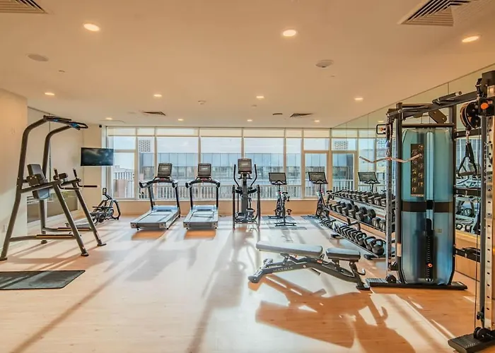 Stylish 1br Highrise Dt, Parking, Pool, Gym, W-d, Golf Phoenix