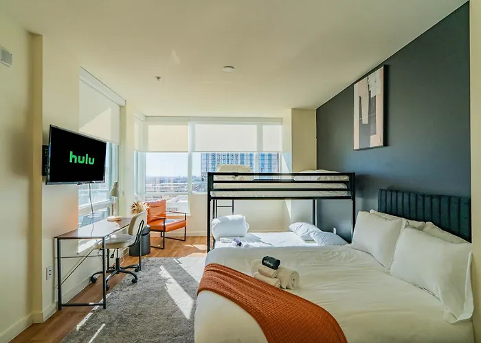 Apartment Stylish 1br Highrise Dt, Parking, Pool, Gym, W-d, Golf Phoenix